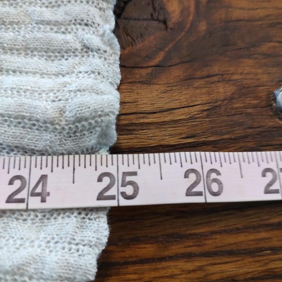 Nick and Nora size Large sweater Woman’s white crocheted with decorative flower. - Picture 7 of 8